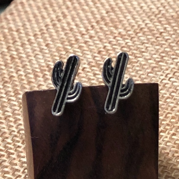 Cactus Jewelry - New! Cactus Earrings Silver Tone